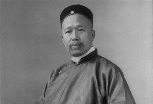 学者黄锦详认为,"德才高睿,闻诵天下"的人称得上圣人,而在古代,圣人