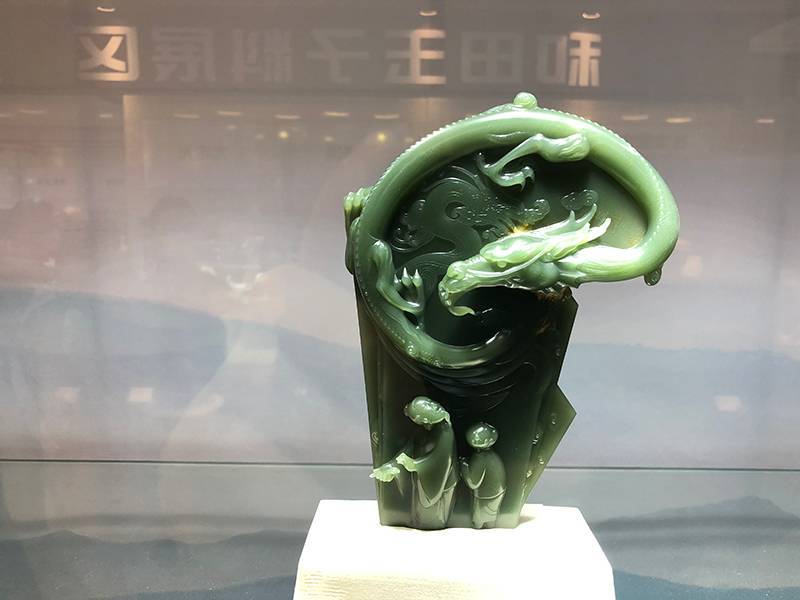 玉雕_题材_龙的传人