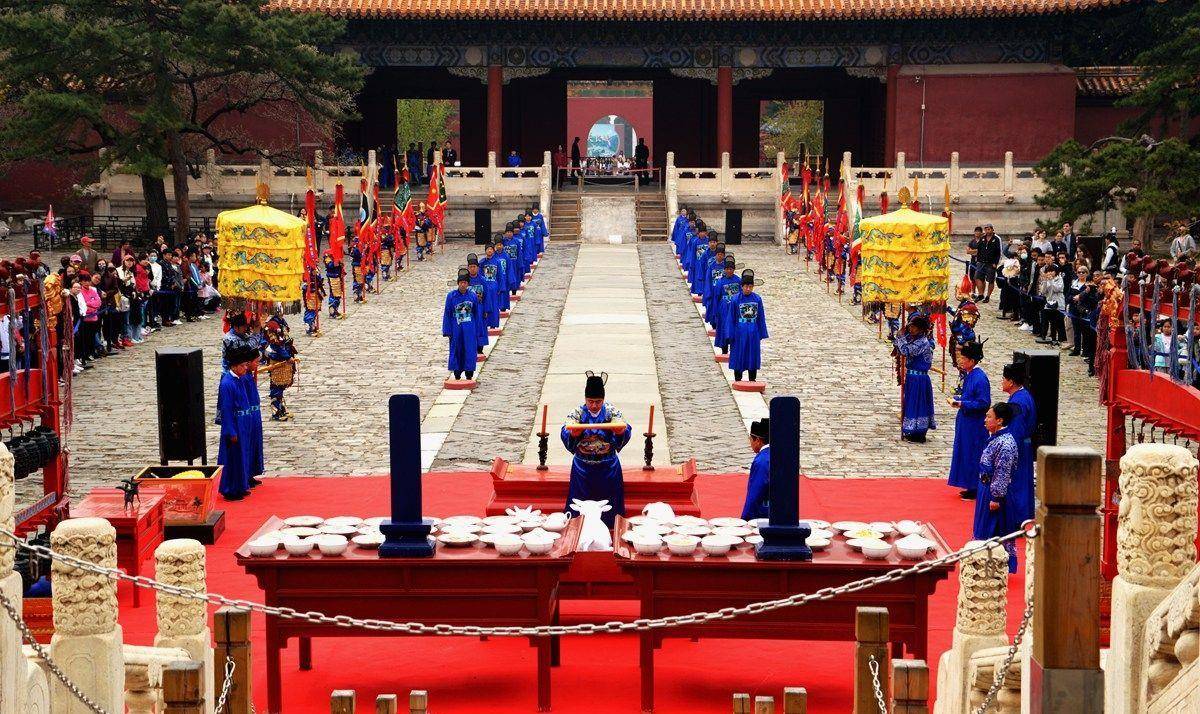 清朝灭亡后,为何爱新觉罗的后人不去清东西陵祭拜他们,是没人吗_先祖