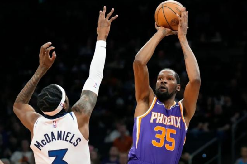 凯文杜兰特则相反,他是nba历史为数极少经历过跟腱断裂大伤却还能重返