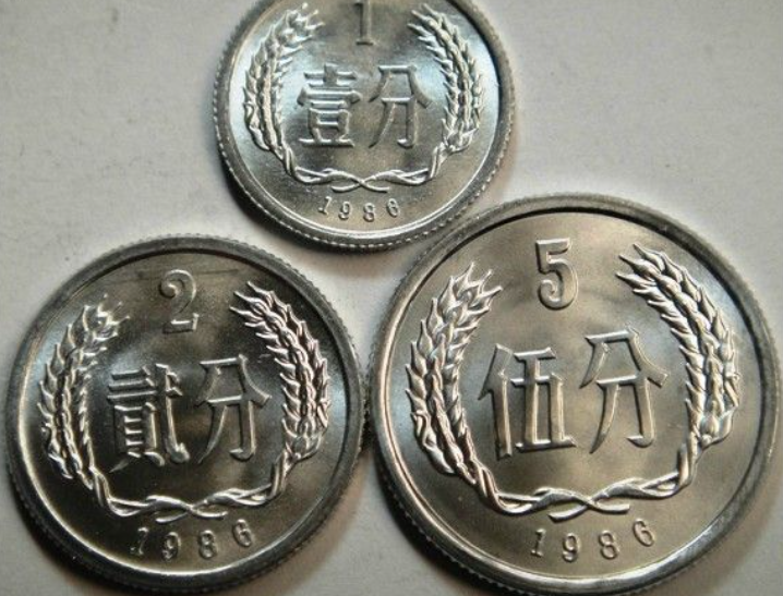然而,正是这看似普通的硬币,却隐藏着极高的收藏价值.