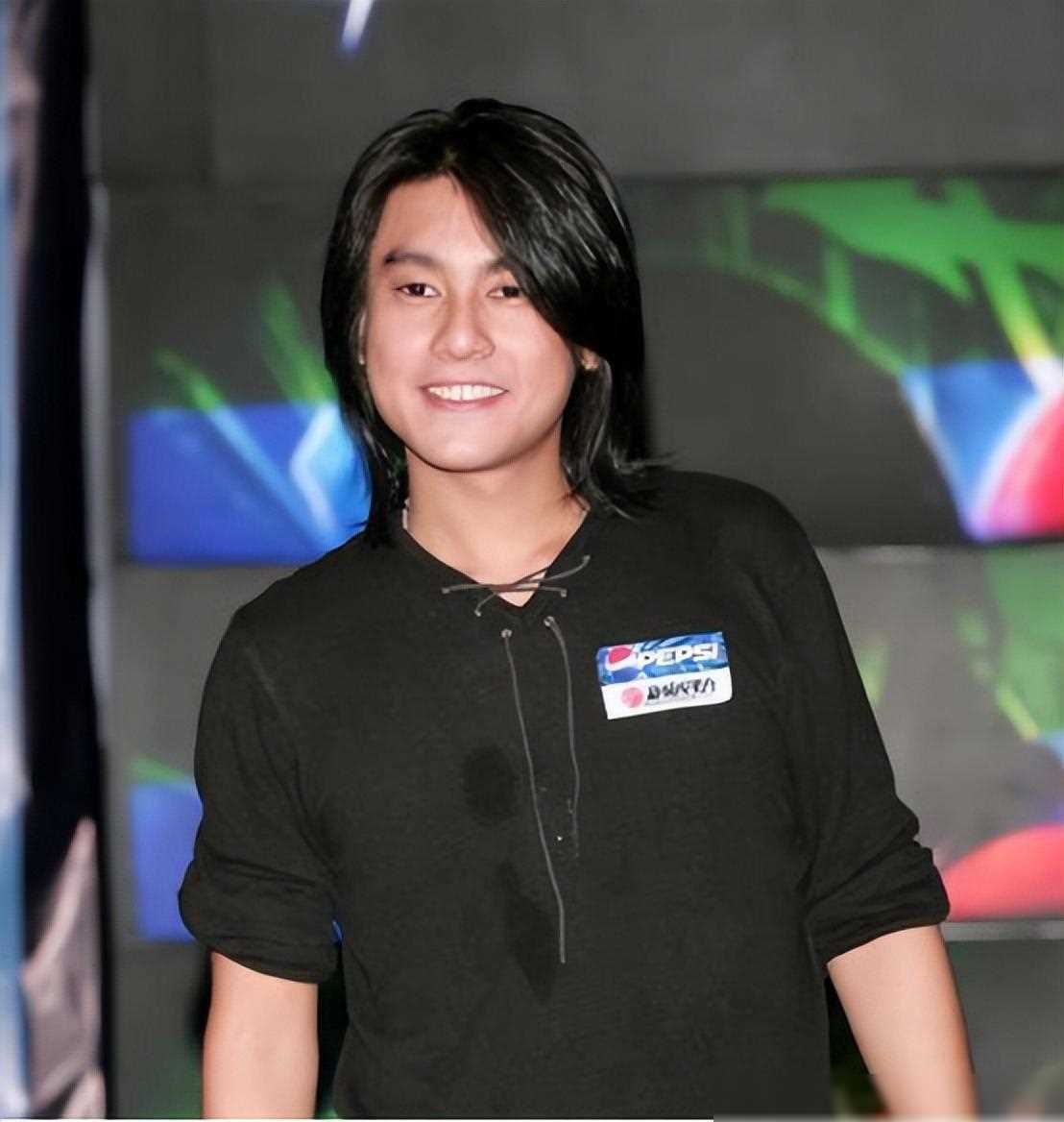 他情断李冰冰,同居佐藤麻衣,分手林熙蕾,最终情定小2岁真爱_朱孝天