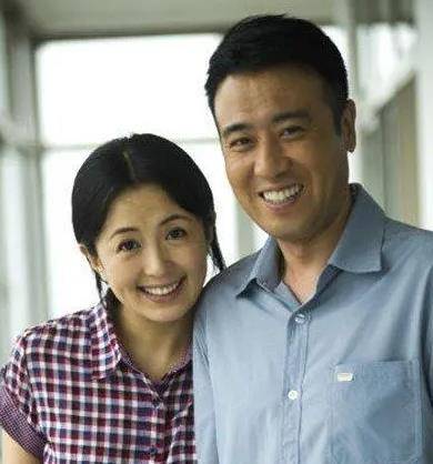 宋林静就静静等待男友学成归来,她知道于和伟