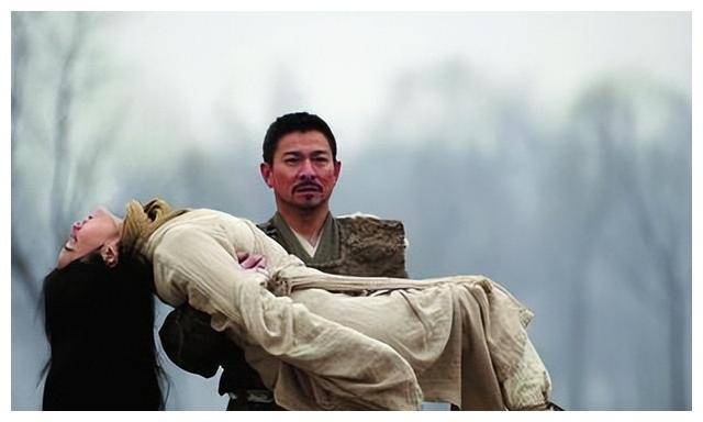 通过对主角革离与其他人命运的描述,该片从人文视角探讨了墨家思想的