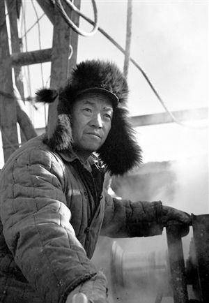 "铁人"王进喜拍了一些照片,却泄露什么机密,让日本获利千万?