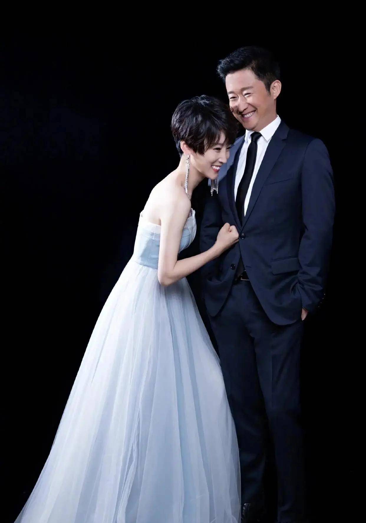 49岁吴京患艾滋,在北京医院治疗?新加坡网友发布合影