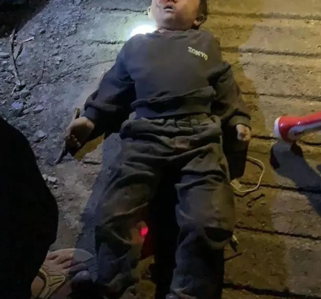 男孩接受心理矫正恢复上学_女孩_孩子_网友