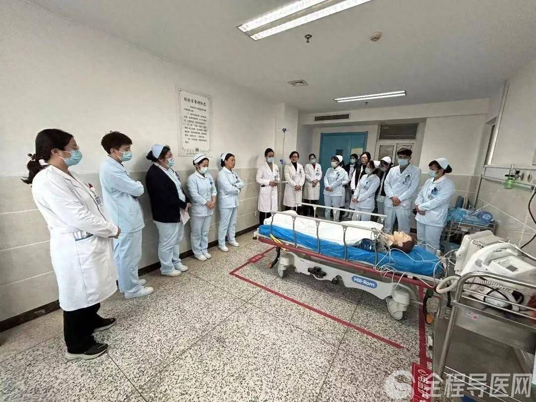 迅速,处置流程妥当,医护配合默契,各司其职,表现出较好的现场急救素养