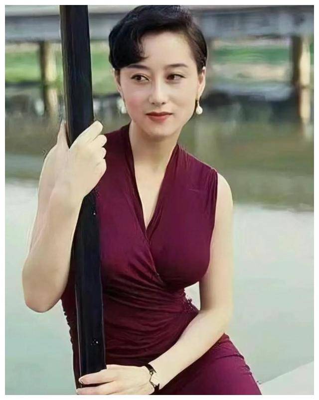 利智:逆境中的翠凤,涅盘再起,战胜困境!_周润发_故事