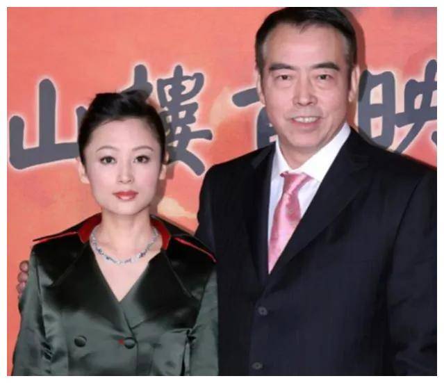 陈凯歌陈红回娘家,意外失踪的陈飞宇引关注,粉丝心系!