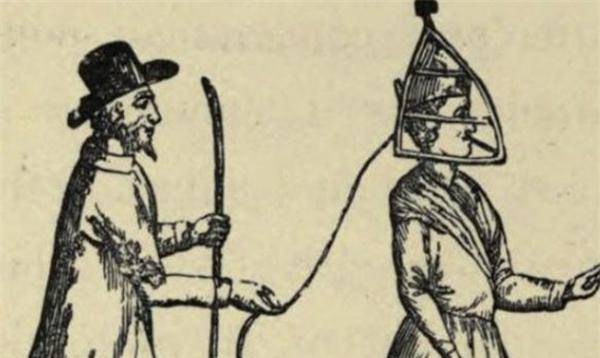 中世纪欧洲,女性若顶撞男性,就会被戴上一种铁具,痛