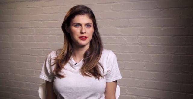 她是热门剧中的"花瓶",缩身材后更红,嫁给大17岁二婚