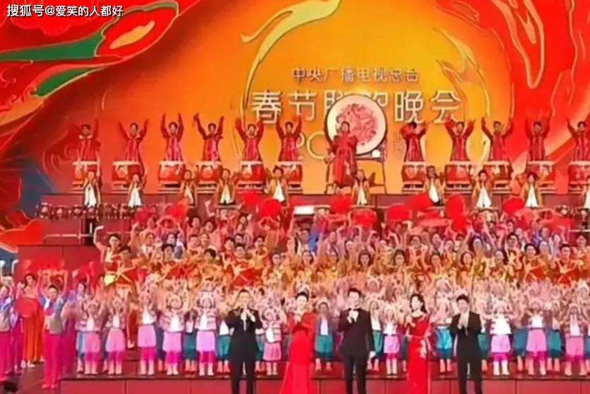 今年的春晚确实没让人失望，简直超出了全国老百姓的预期尤其是刘谦表演的魔术_节目_广告_辅助