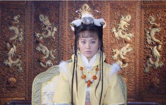 在揭开孝庄太后真实的相貌前,我们还需要拨开历史的迷雾,先从她的