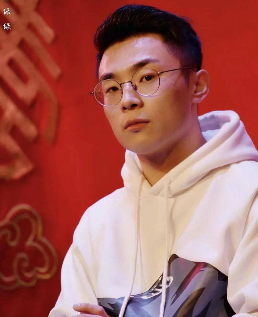 听秦霄贤说,师父郭德纲是怎么评价他和张九南的_表演_的发展_相声