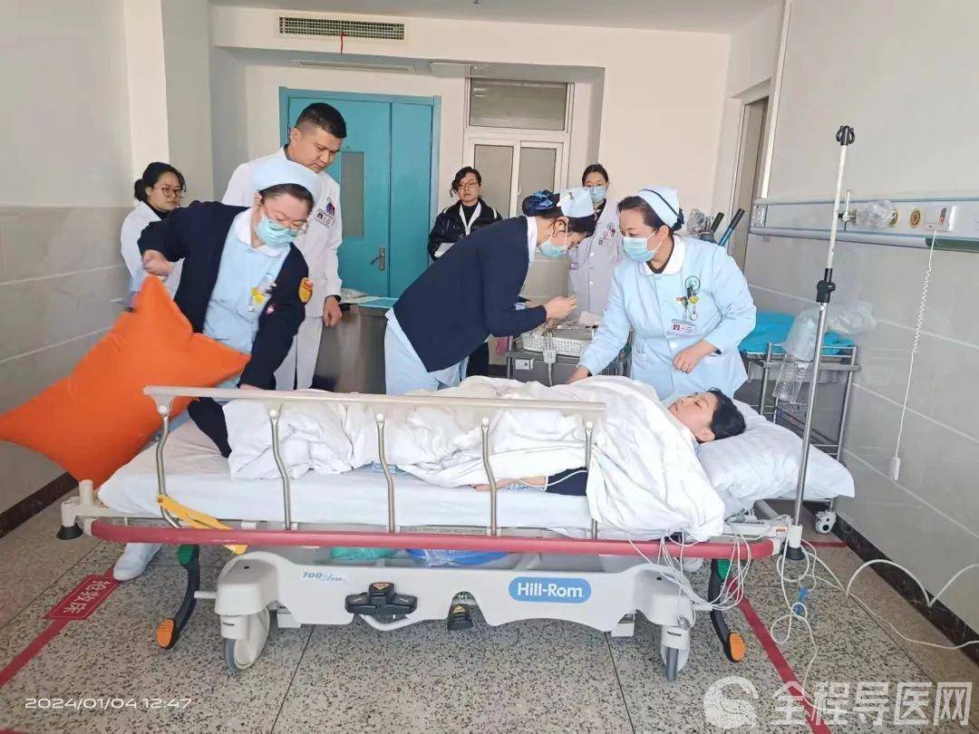 迅速,处置流程妥当,医护配合默契,各司其职,表现出较好的现场急救素养