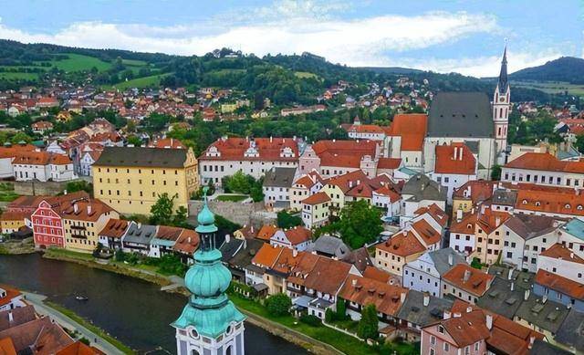 捷克色情业有多疯狂?每10万人中,就约有7人拍过成人!