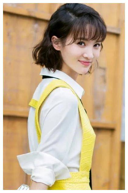 金晨,奇迹再绽放!感受她的自然之美,引领你的视觉旅程!