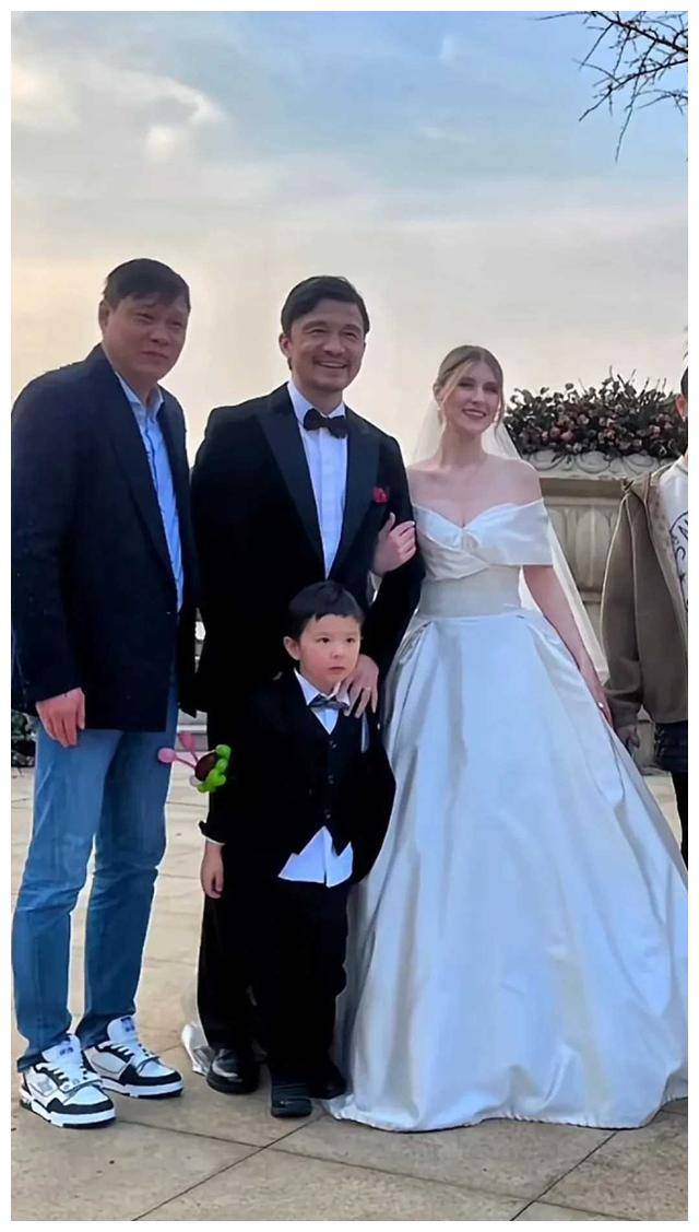 国足队员谢辉娶俄罗斯妻子,嘉宾林栋甫讲述选娶原因.