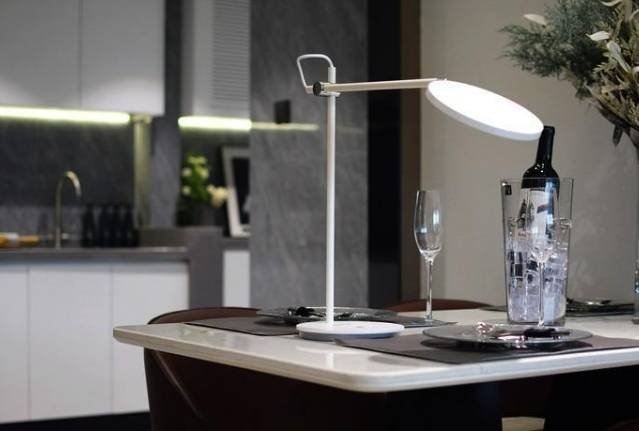 哪种台灯的灯光适合学生用？明基/书客/松下等护眼台灯推荐