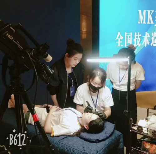 真妍国际,聚丽蜀绣指定纹绣技术院长——岳丽君老师_大赛_行业_方案