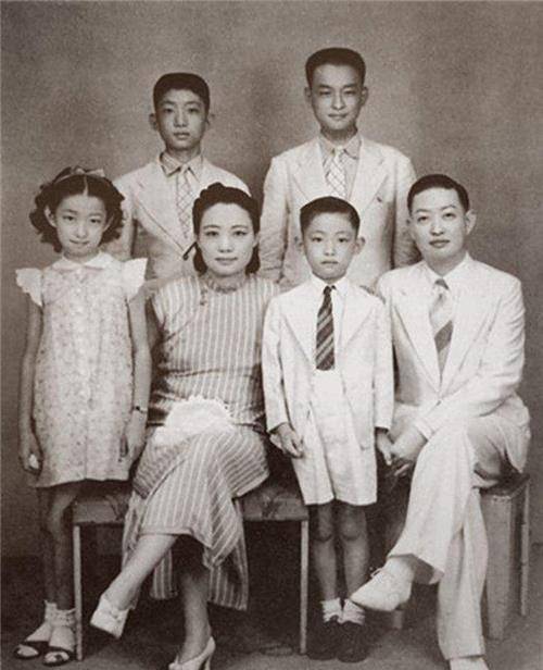 看完这组黑白旧照,简直惊艳了时光_孟小冬_王明华_京剧