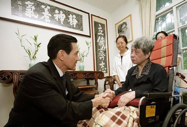 们时,已经是垂暮之年,孩子们也都纷纷对钱穆表示理解,并且接纳胡美琦