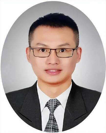 琚雷刚 律师婚姻家事工作室琚律师系泽大律师事务所律师,擅长知识产权