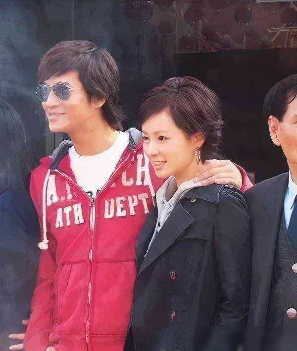 他斯文显嫩,曾是亚视视帝,离异后2女友均小他20多,仍向往爱_林韦辰