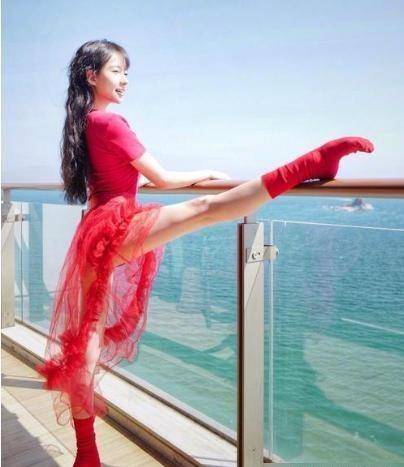 当年在《爱情公寓》任女主:老娘出道10年,凭什么给杨超越做配?