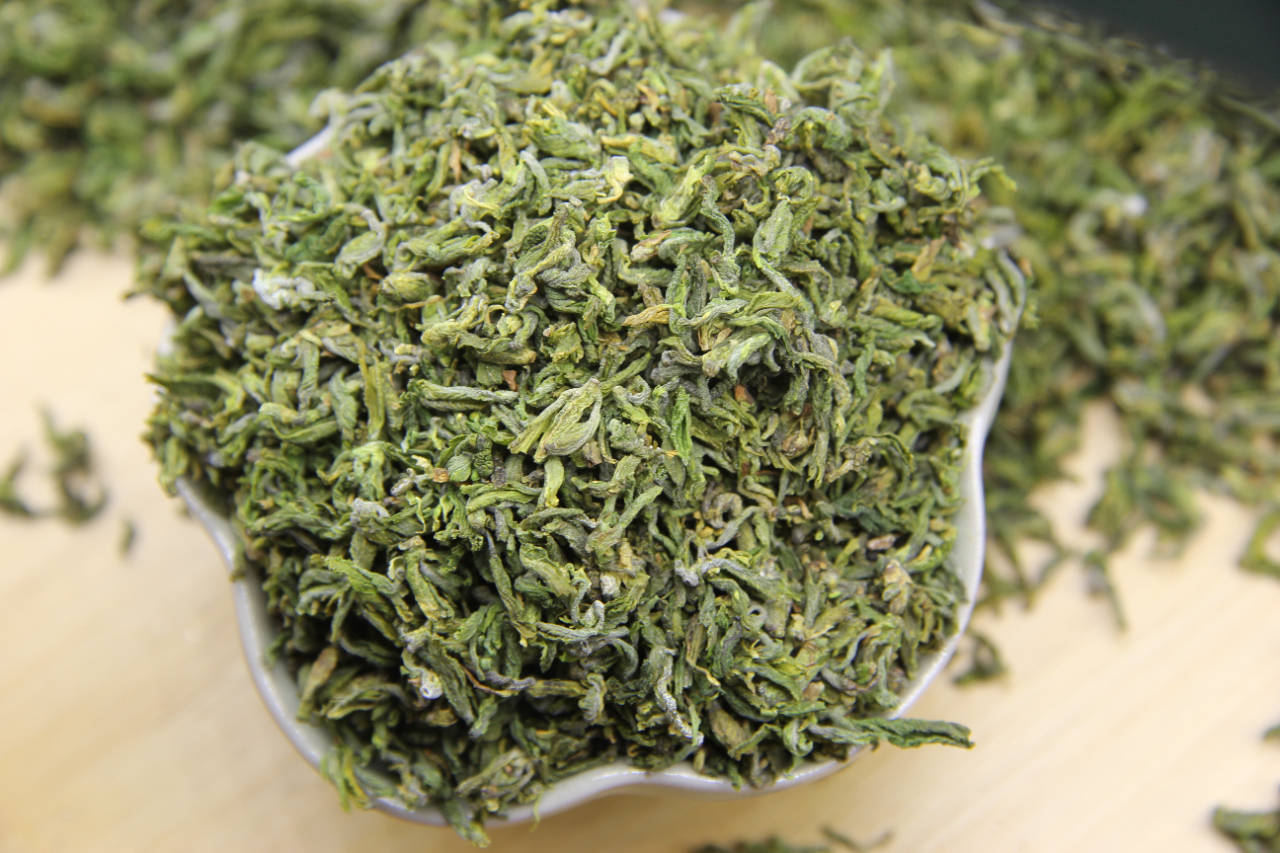 尚好春桑特级尚好春桑茶泡饮图春桑茶雨水润泽大地