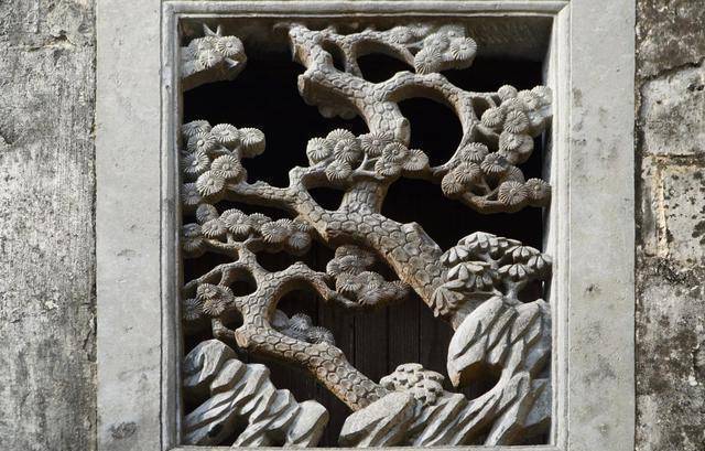 安徽农村有对石雕,86年国外人要花10万美元买下,80岁主人不肯卖_年代_