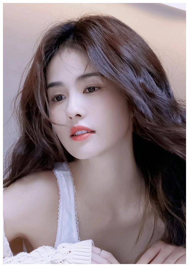 清纯甜美白鹿写真集,脱俗唯美,网友直呼顶不住!_人们_世界_才华