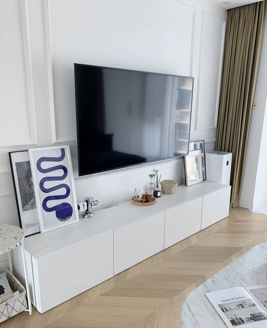 电视挂墙上还是放电视柜上好?区别真的很大,别搞错了!_散热_位置_柜子