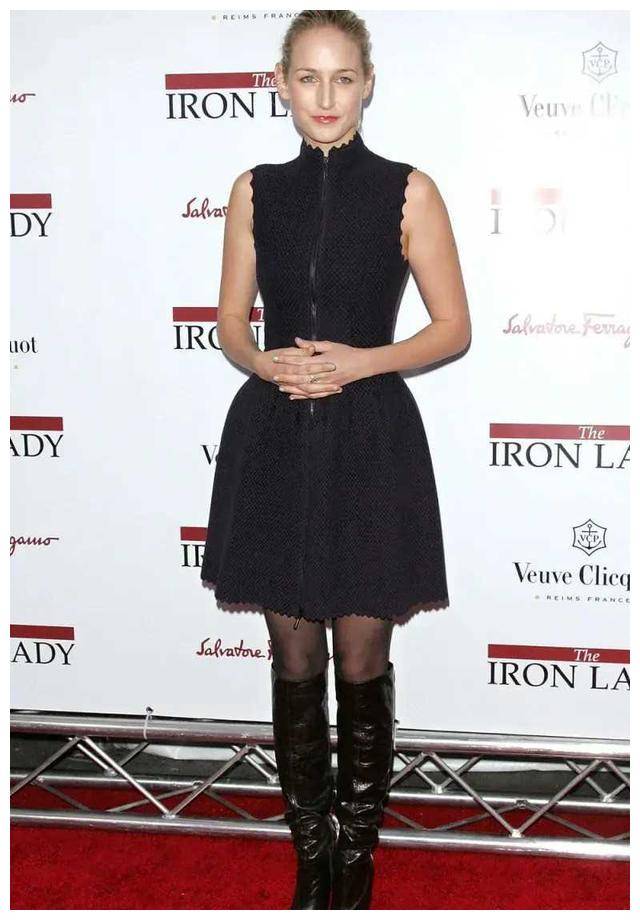 电影艺术的女明星莉莉·索博斯基,献身欧美影坛,备受瞩目.