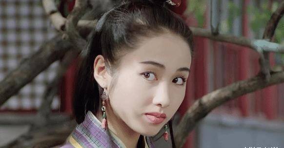 48岁"最美赵敏"黎姿晒近照,撞脸2位女星,网友:她这脸怎么了?