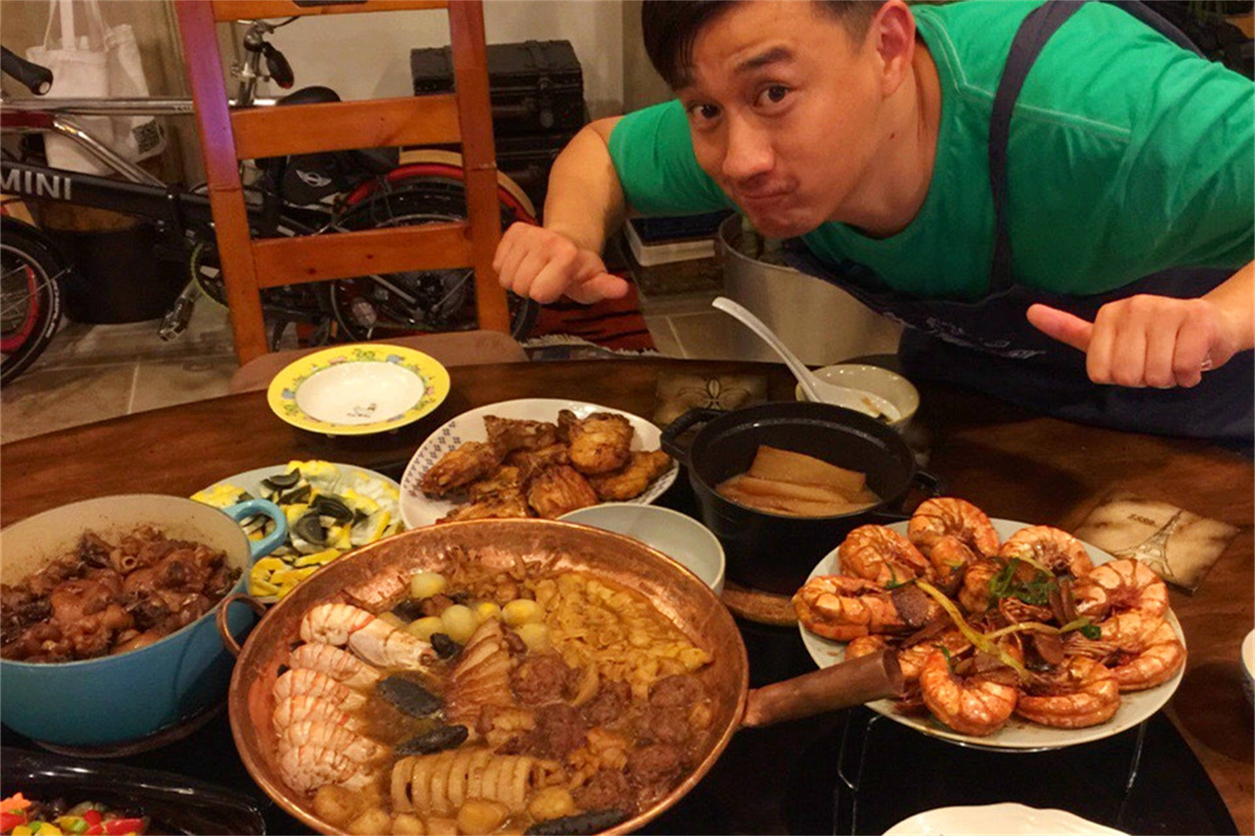 圈2个黄姓"吃货",一个爱吃,一个爱做,人帅又接地气_美食_黄晓明_黄磊