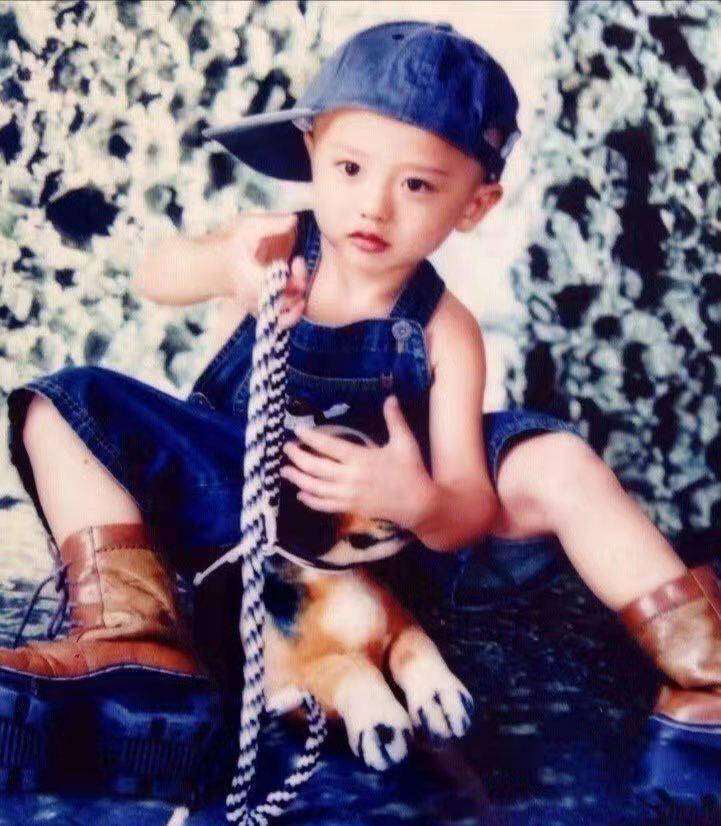 蔡徐坤儿童节发歌《怪》,风格怪诞声线慵懒,词曲都由自己包揽_歌曲