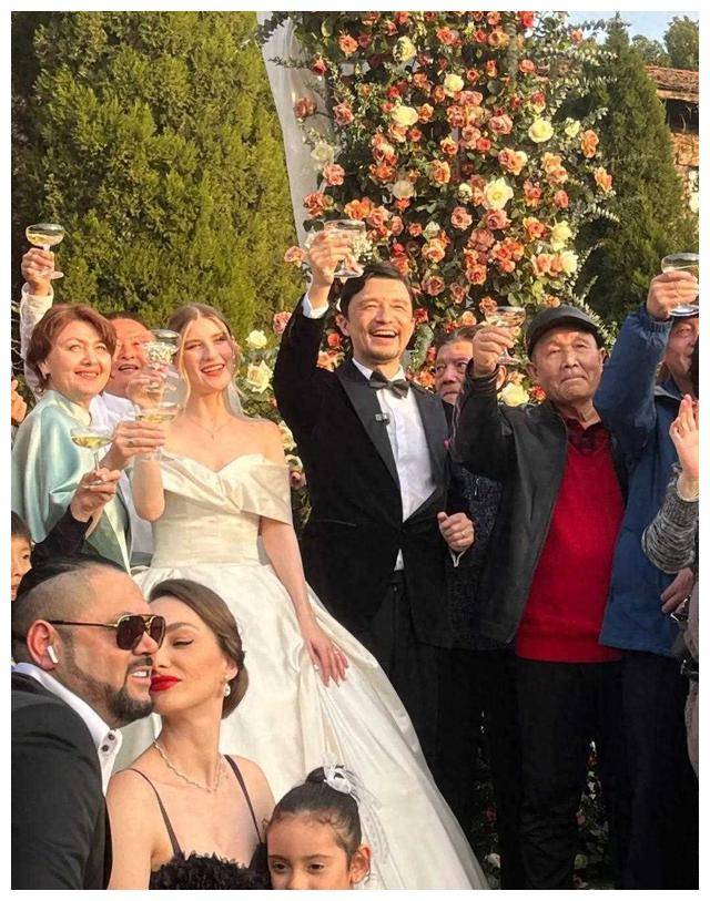 谢晖情人节婚礼喜携前妻佟晨洁闺蜜和范志毅林栋甫共襄盛举_爱情_记忆
