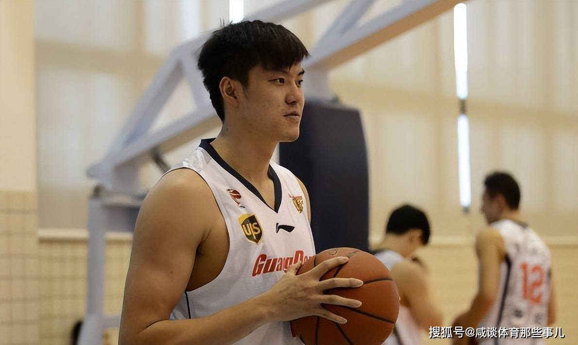 前cba球员爆料:早餐7点让我喝酒,不合群就被孤立_董瀚麟_朱芳雨_效力