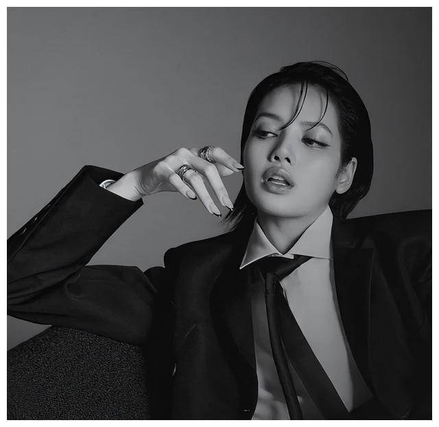 yg声明令网友担忧,成员未来专注于个人活动_lisa_jisoo_jennie