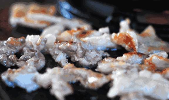 昆明出发40分钟车程,这里桃花似火,梨花似雪,还有可口野猪肉!