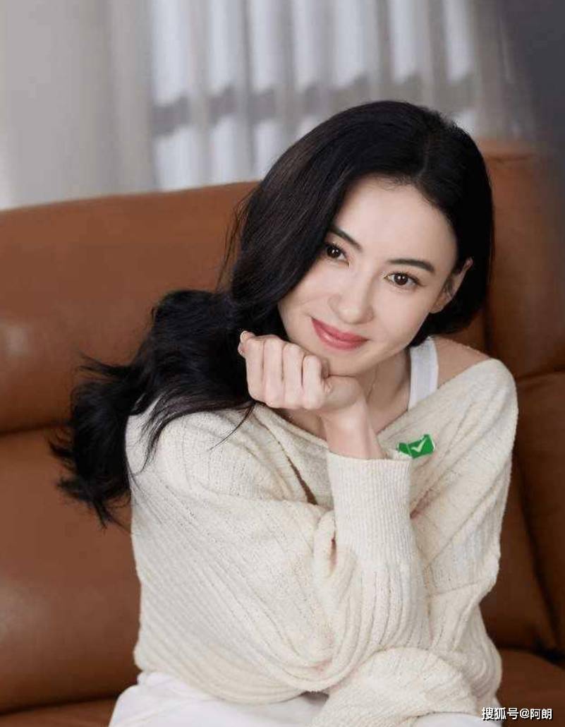 张柏芝近照曝光,腹部隆起疑怀孕,四胎生父疑被爆出_的传闻_网友_神秘