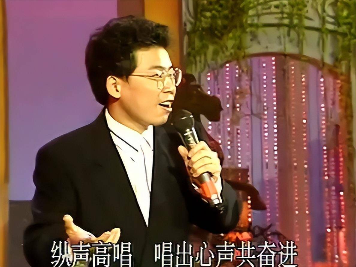 在春晚唱了一首歌,被封杀14年,今身价过亿,全部无偿捐献给祖国_张明敏