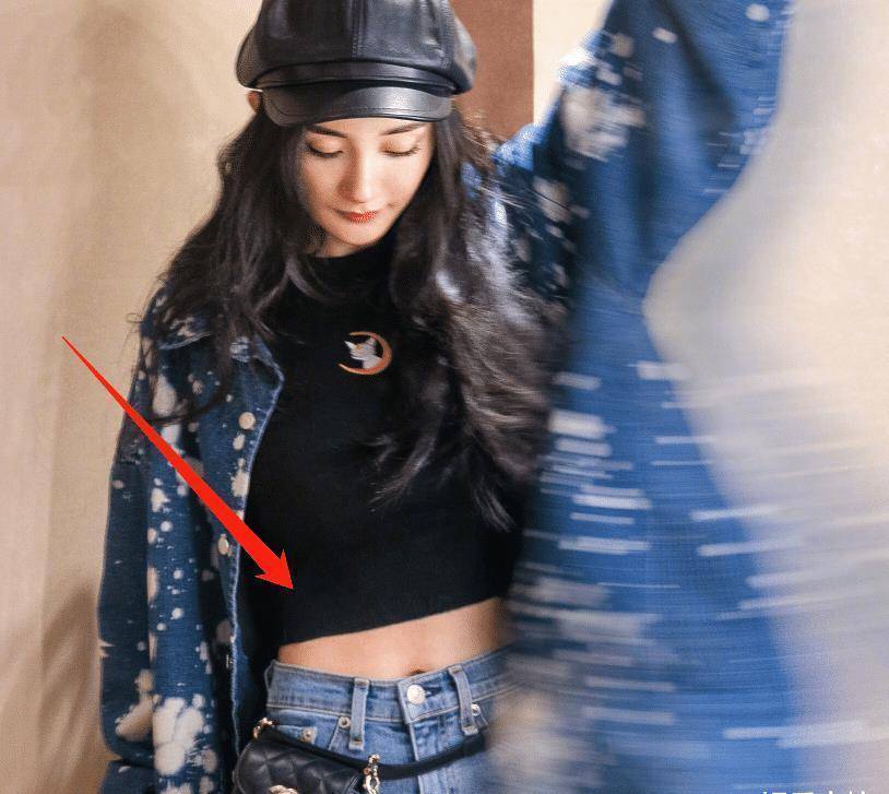 刘亦菲腹肌照被热传后,33岁杨幂也秀美照,粉丝激动不已_身材_健身_花