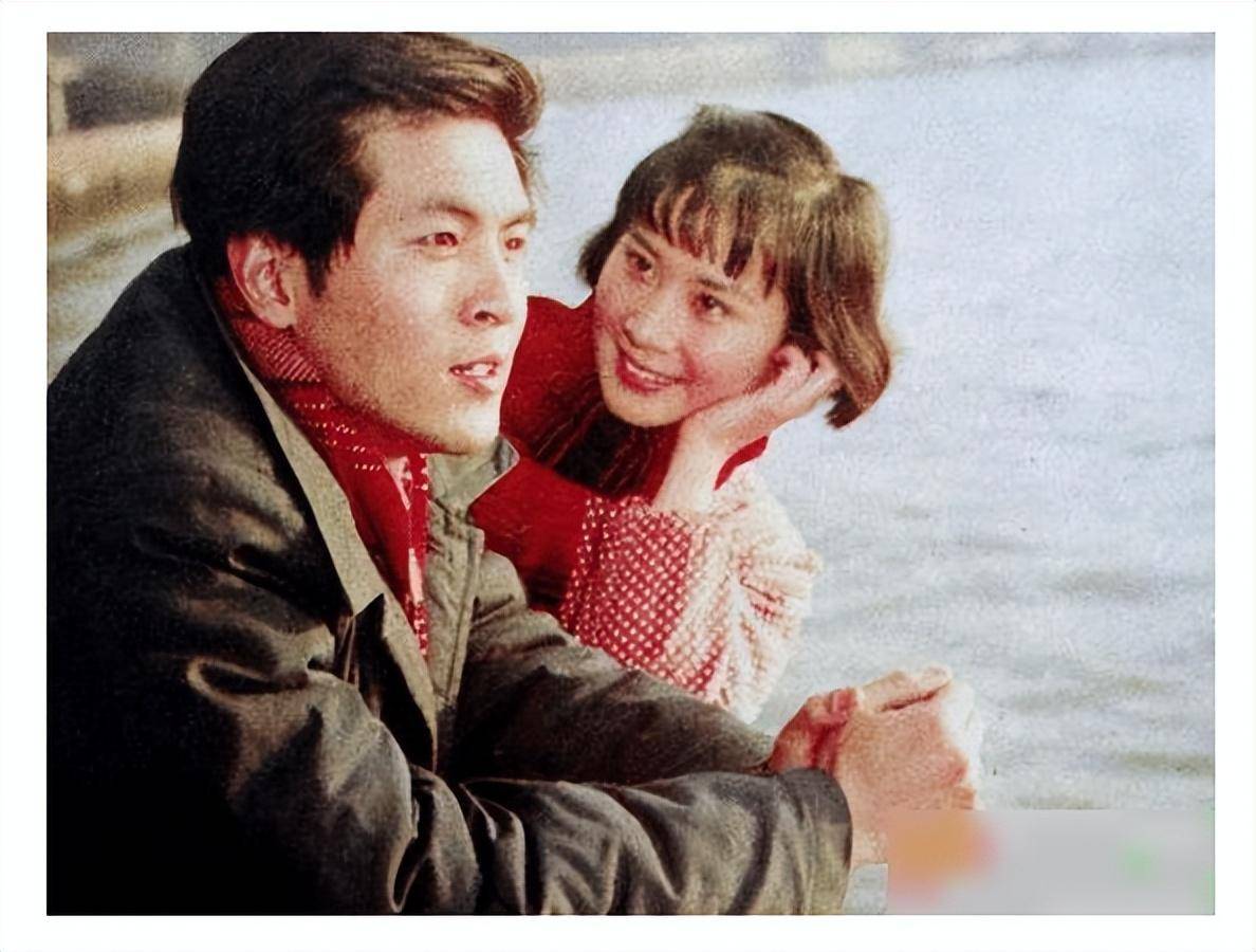 事实证明,被丈夫抛弃31年的肖雄,走向了另一条康庄大道_表演_事业