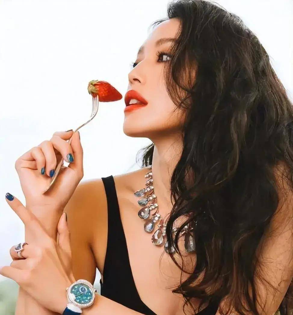 47岁的"不老女神"舒淇,已经走上了另一条道路_冯德伦_莫文蔚_黎明