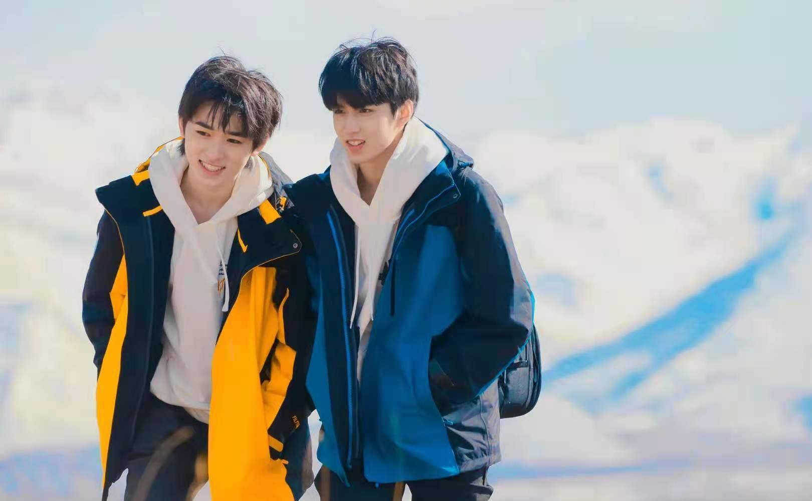 宋亚轩刘耀文重回校园,录制节目全程高甜,这就是"竹马"情吧_cp_样子