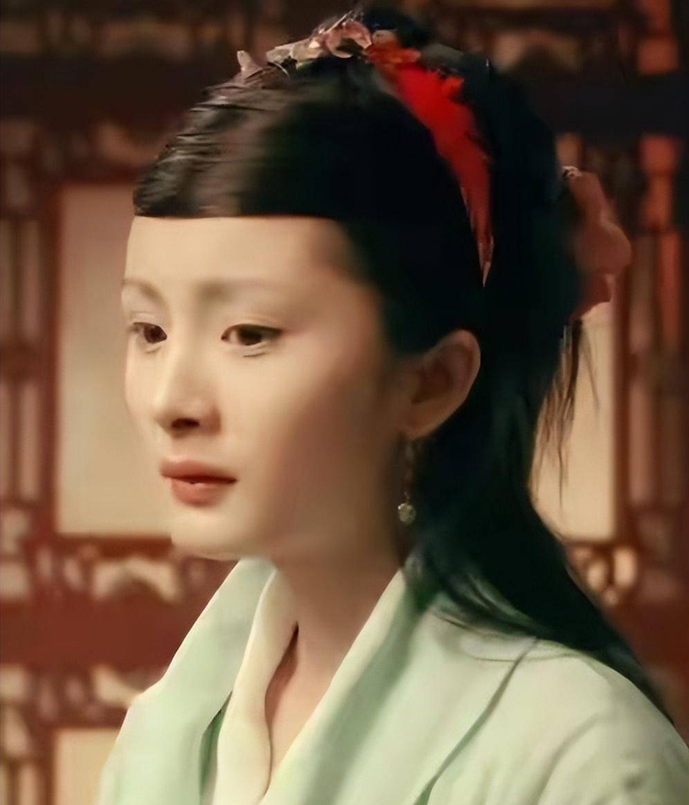 "撩汉高手"杨幂的曲折上位史,靠魅力征服三位大咖,被迷弟追逐_演出