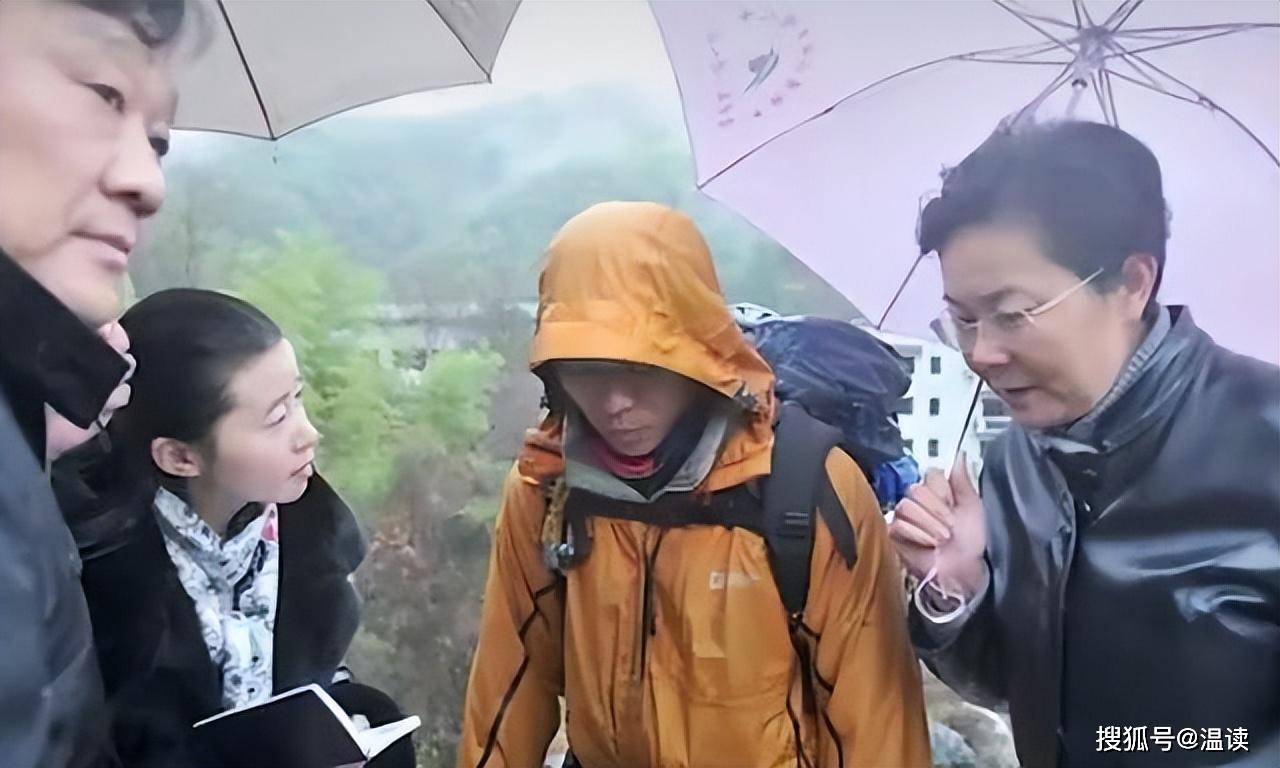 2010年民警舍命救18名复旦学生,不感恩却辩解:牺牲只是概率问题_侯盼